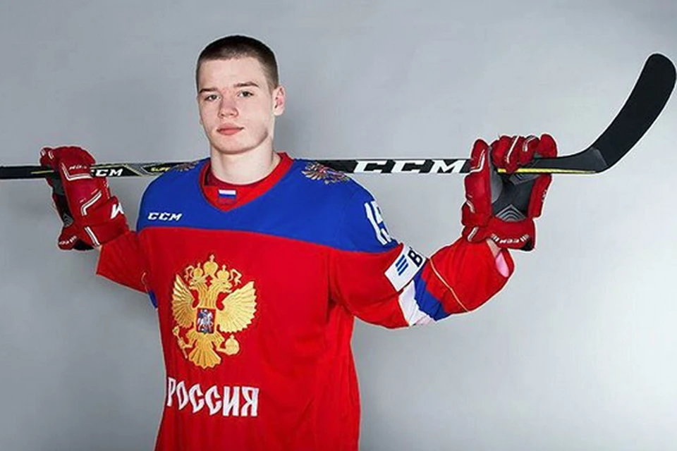 В первом раунде драфта под номером 10 был выбран только один российский хоккеист - Василий Подколзин