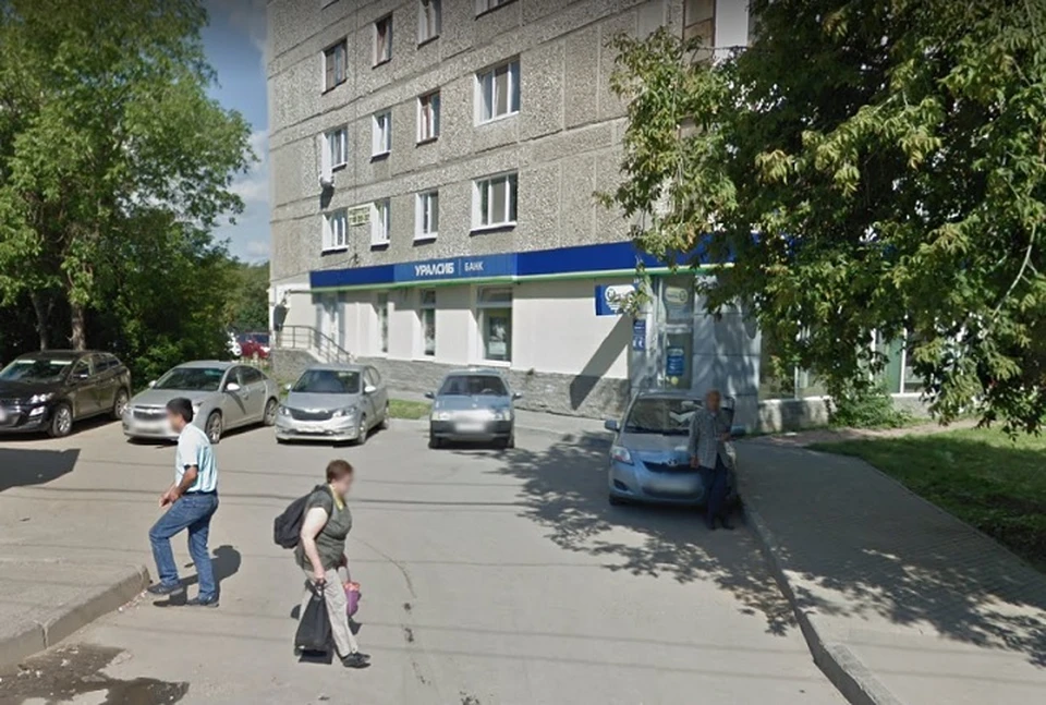Полиция ищет высокого мужчину с бородой и усами. Фото: Google maps