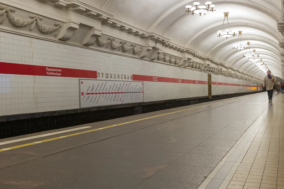 На станции "Пушкинская" в результате поножовщины 19 июля пострадали двое мужчин.