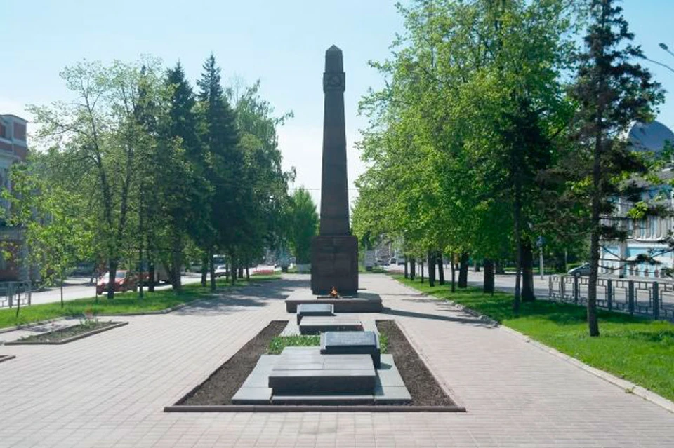 Мемориал «От борющихся павшим борцам за социализм»