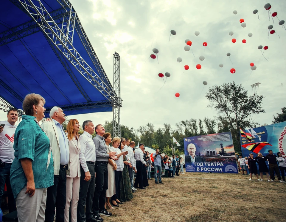 С каждым годом педагогический фестиваль объединяет все больше участников. (на фото) Торжественное открытие мероприятия.