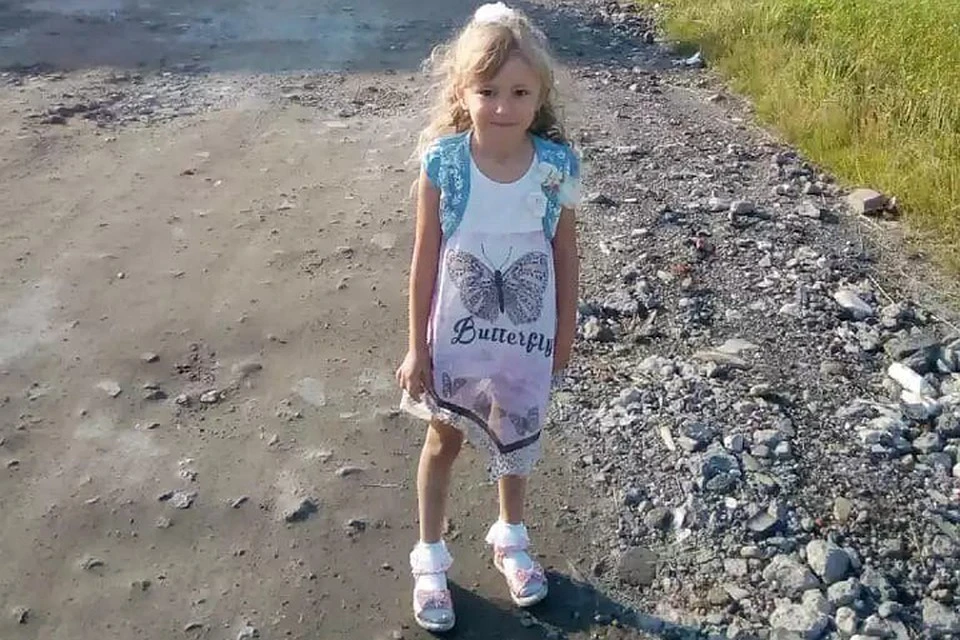 5-летнюю Зарину Авгонову, спасенную в лесу после трех дней поисков, выписали из больницы