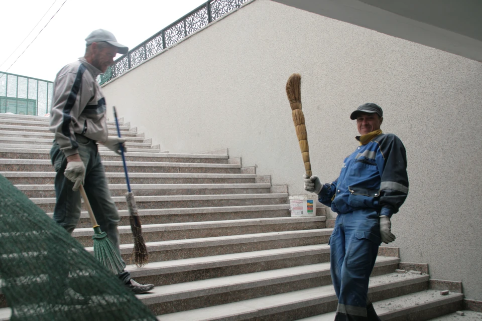 Лестница со стороны Арбитражного Суда почти готова.