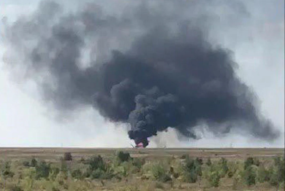 Вертолет сгорел на территории авиабазы. Фото соцсетей