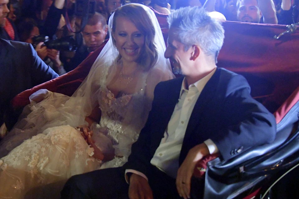 Свадьба Ксении Собчак и Константина Богомолова отгремела в Москве на прошлой неделе, но до сих пор в центре обсуждения