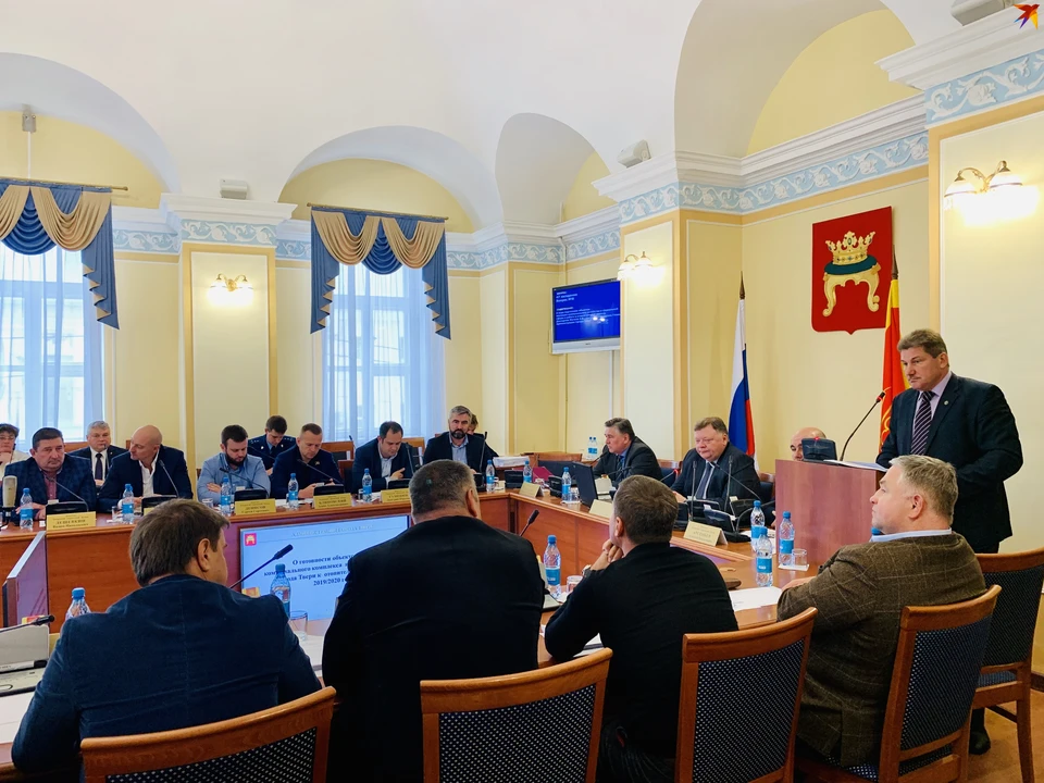 На заседании.
