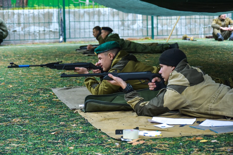 Стрельба одно из состязаний для участников соревнований.