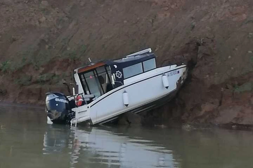 Один человек погиб при столкновении катера с берегом в Иркутском водохранилище