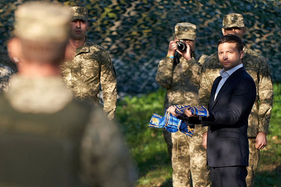 Президент Украины Зеленский на позициях ВСУ на Донбассе.
