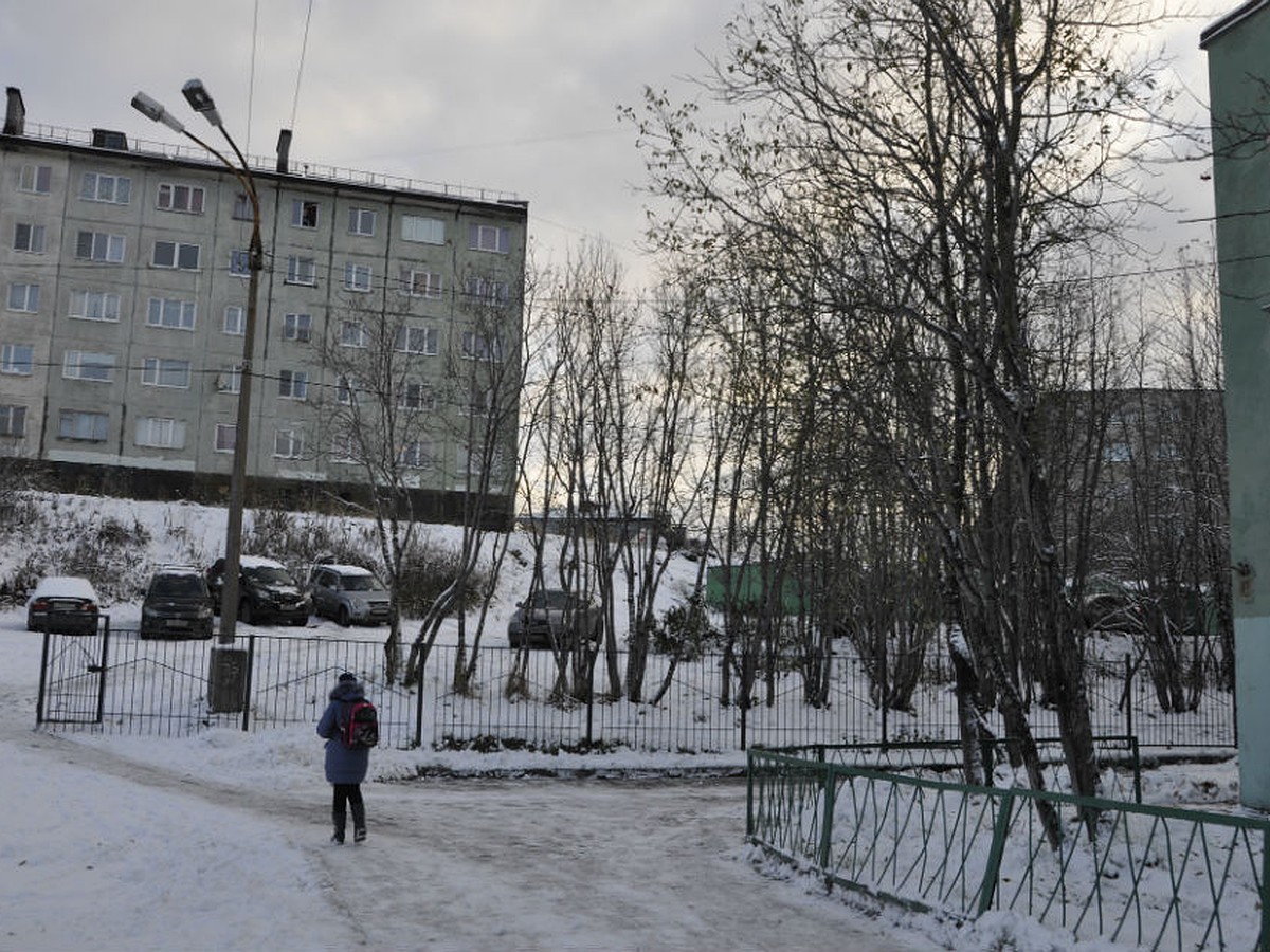 Дорога в школу: какими опасными путями дети в Мурманске ходят на занятия -  KP.RU