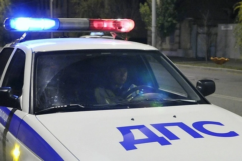 Группа молодых людей вломилась в частный дом