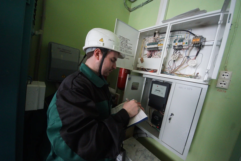 Заменить электросчетчик в Челябинске можно самостоятельно. В компании, которая навязывает услугу, мог выманить в три раза больше.
