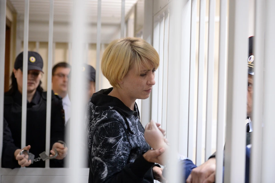 В понедельник, 11 ноября, вышла на свободу Ольга Алисова. Фото: Дмитрий Серебряков/ТАСС