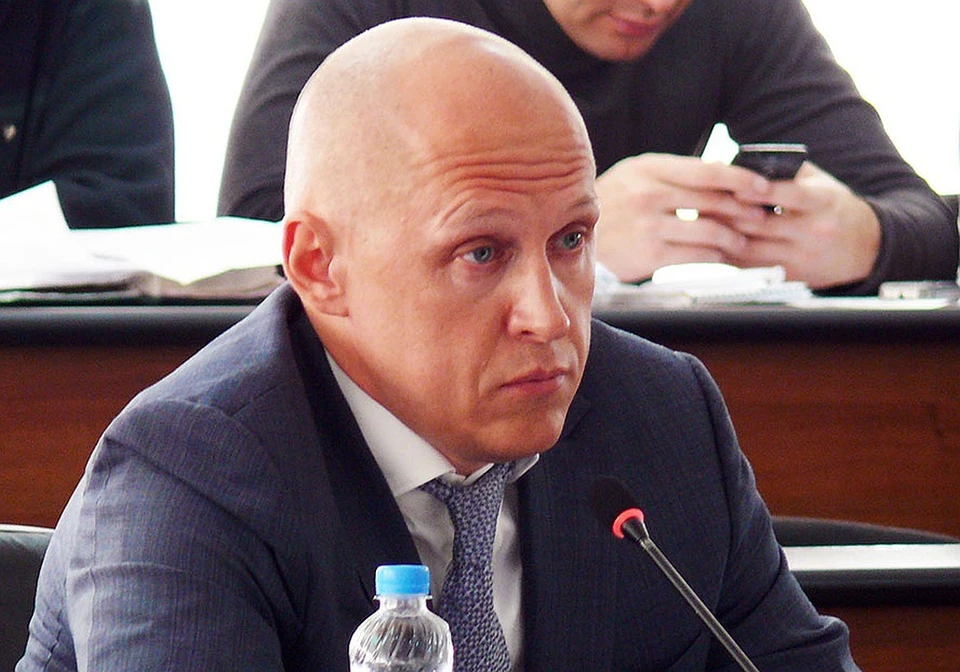 «Лежу под капельницей»: Депутат Евгений Лазарев рассказал о своей болезни, ходе судебного процесса и переименовании фирм.