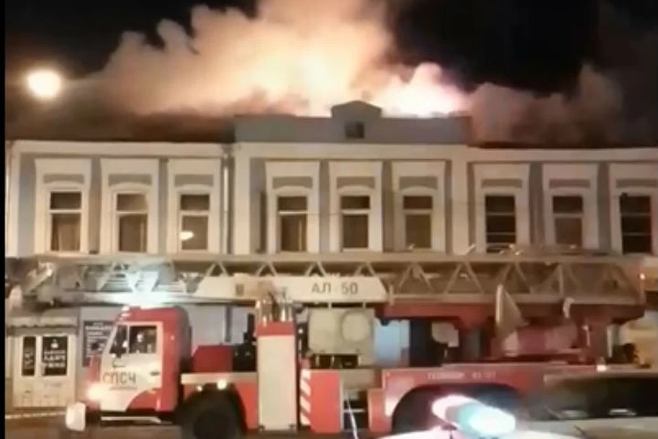 Хостел вспыхнул в центре Нижнего Новгорода: 45 человек эвакуированы. ФОТО: Алексей Котов