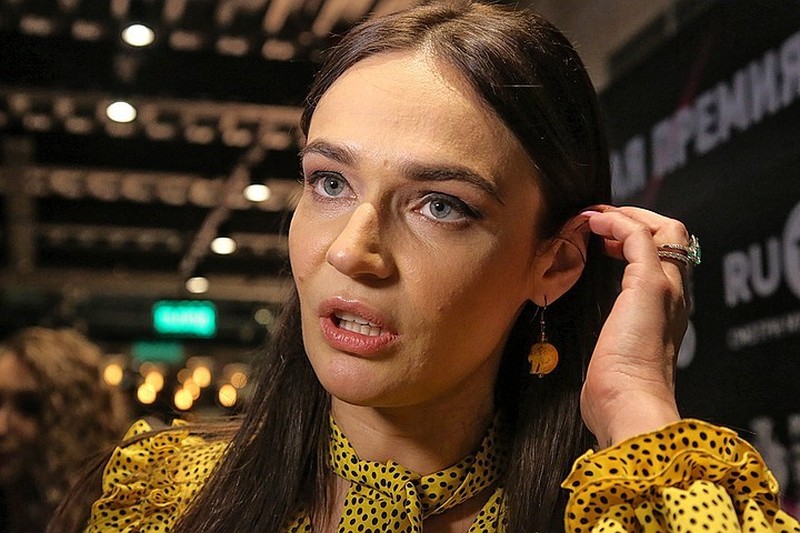 Самара облысы, Новокуйбышевск жезөкшелері Жігіт өз бөтелкесін тығып алды