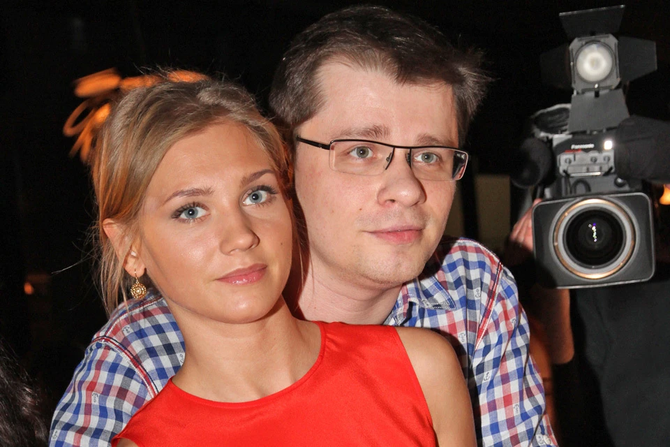 Скандал с участием Кристины Асмус после съемок в фильме "Текст" больно ударил по ней и ее супругу Гарику Харламову.