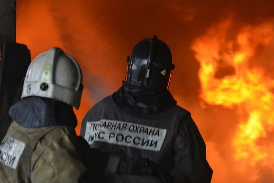 В Новой Москве обрушилось здание горящего склада