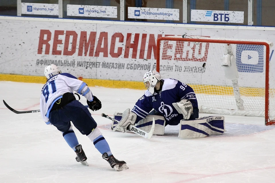 Решающий бросок Георгия Сергеенко. Фото: vk.com/hcryazan_official