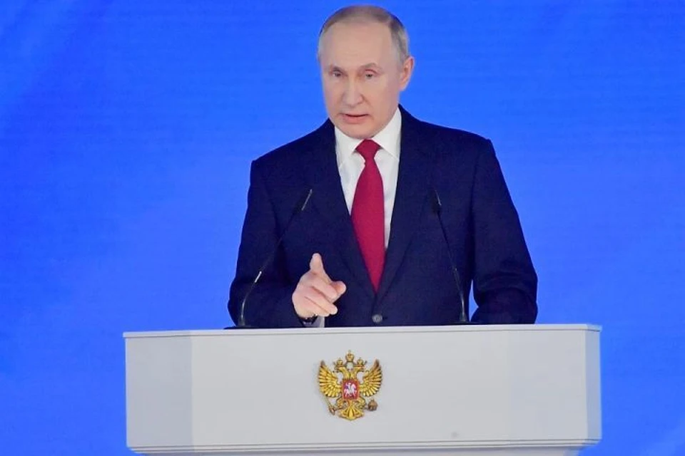 В Послании к Федеральному собранию Владимир Путин предложил увеличить маткапитал и внести правки в Конституцию.