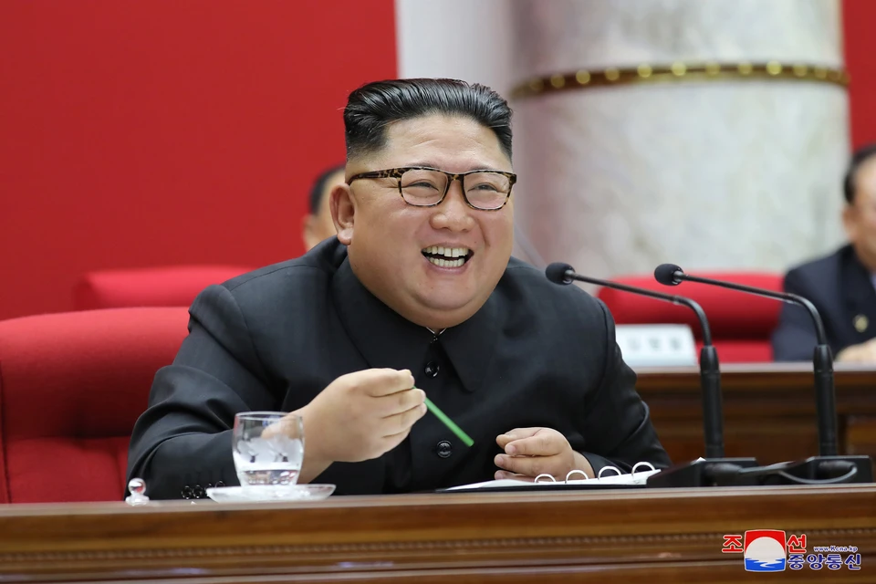 Товарищ Ким Чен Ын выступил с докладом о первой повестке.