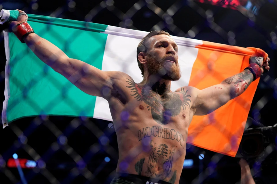 Ирландец Конор Макгрегор победно вернулся в UFC, победив в первом же раунде главного боя на UFC246 американца Дональда Серроне.