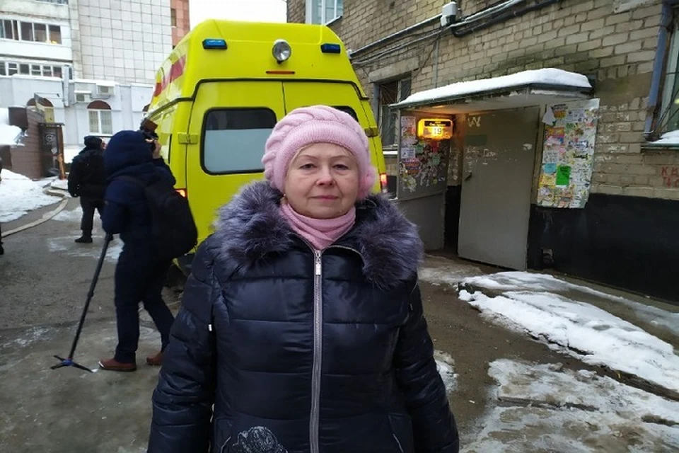Елена Николаевна припомнила, что прошлым летом у женщины с первого этажа прорвало трубу