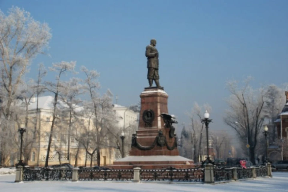 Ограждение памятника Александру III восстановят до конца февраля. Фото: пресс-служба администрации Иркутска.