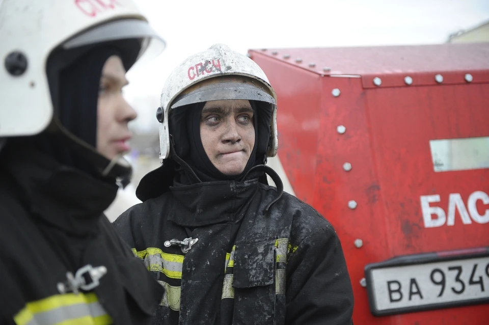 Во время чрезвычайных ситуаций псковские пожарные показывают настоящий профессионализм.