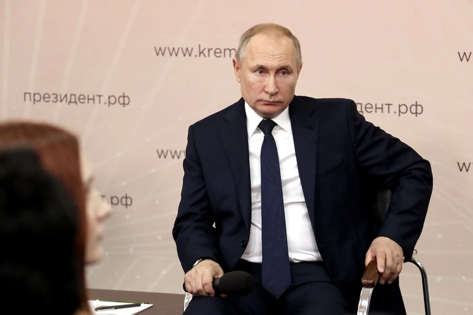 Владимир Путин во время встречи с представителями общественности в Липецкой области. Фото: Михаил Метцель/ТАСС.