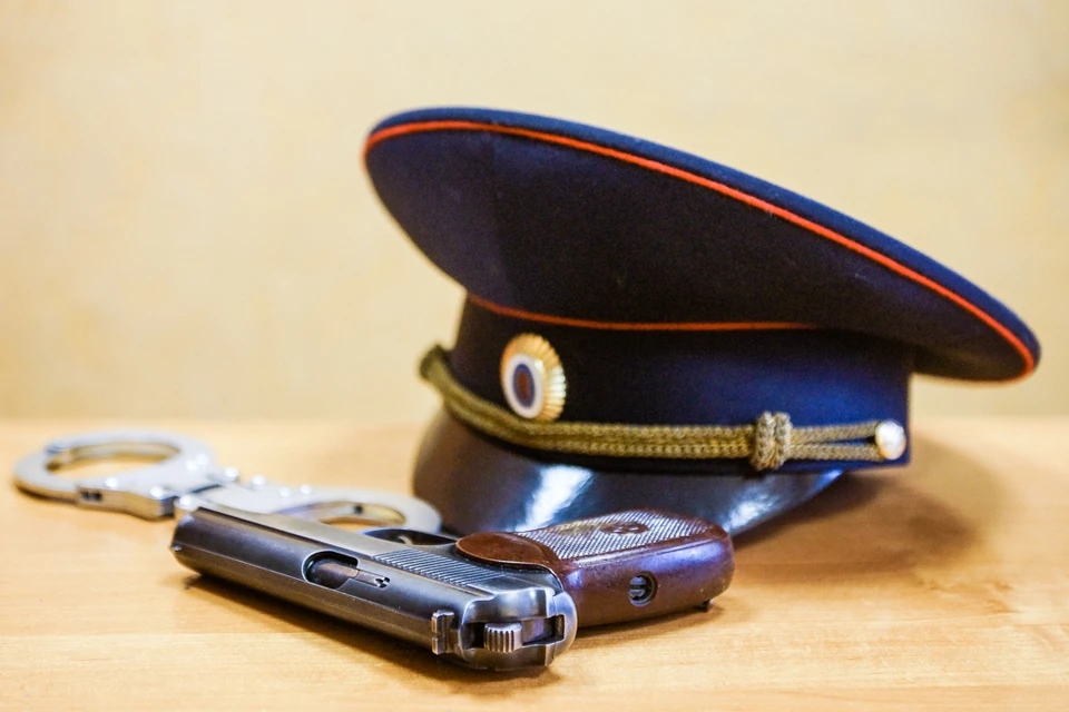 Экс-полицейские инсценировали задержание "преступника", предварительно запугав его угрозами