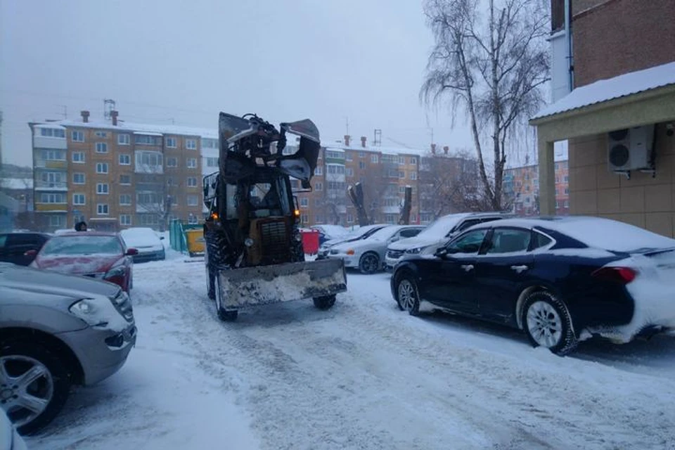 Кемеровских водителей предупредили о ночной уборке снега