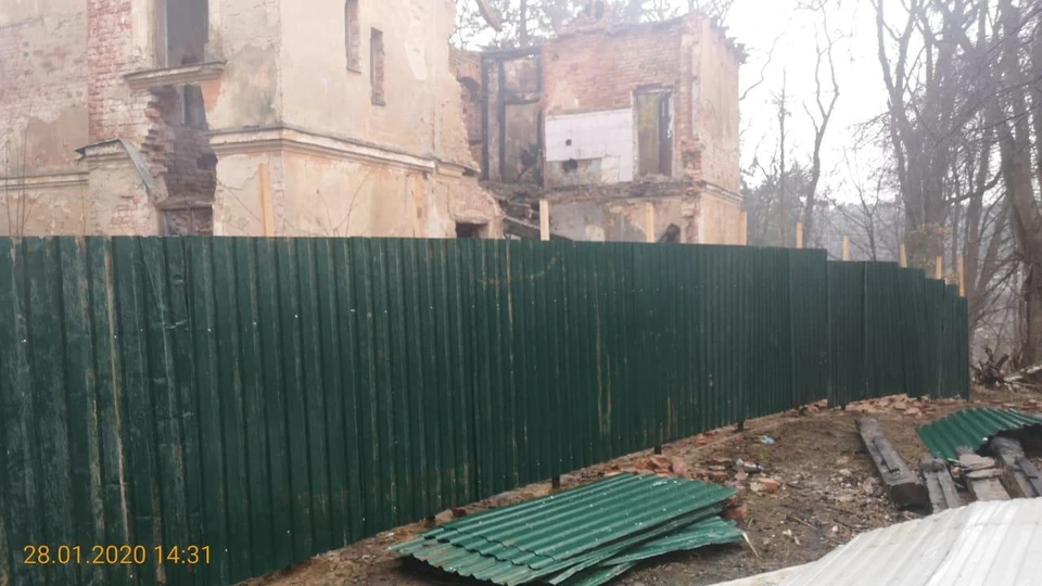Установка забора перед виллой