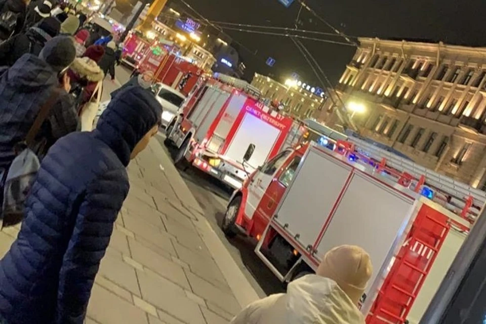 Сообщение о взрыве в метро Петербурга поступило с телефона Тулы