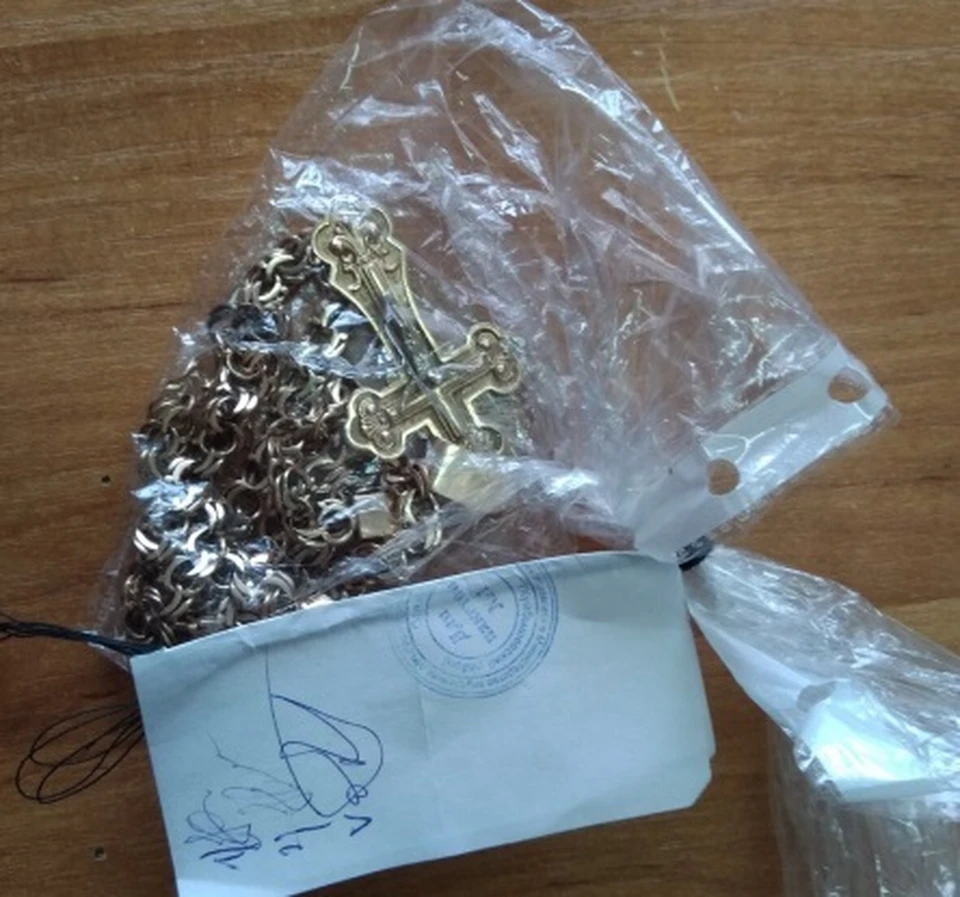 Грабитель сорвал с шеи самарца цепочку с крестом