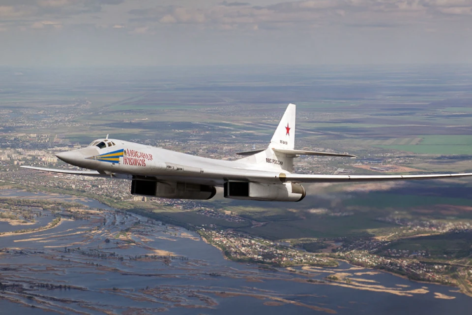 Минобороны РФ опубликовало видео первого полета ракетоносца Ту - 160М