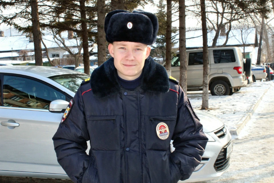Огонь сержант успешно потушил, человека вытащил и оказал ему первую медицинскую помощь