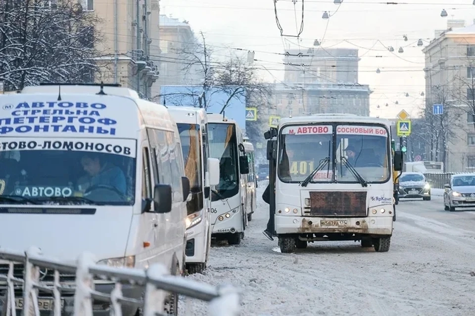 Между Петербургом и Ленобластью, несмотря на транспортную реформу, останутся жизненно необходимые маршруты транспорта.