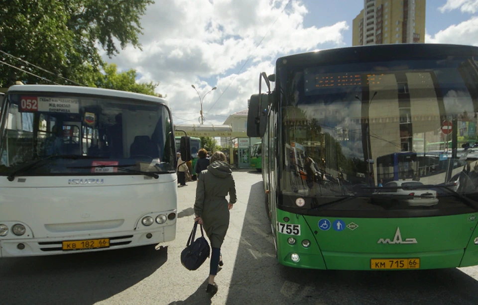 Компактные маршрутки сильно уступают более вместительным автобусам