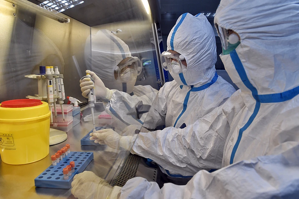 Mногие микробиологи, генетики и инфекционисты заявляли, что рекомбинация китайского коронавируса произошла без всякого человеческого вмешательства