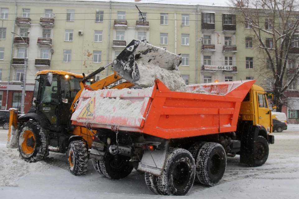 На уборку снега во дворах выделили дополнительные деньги.