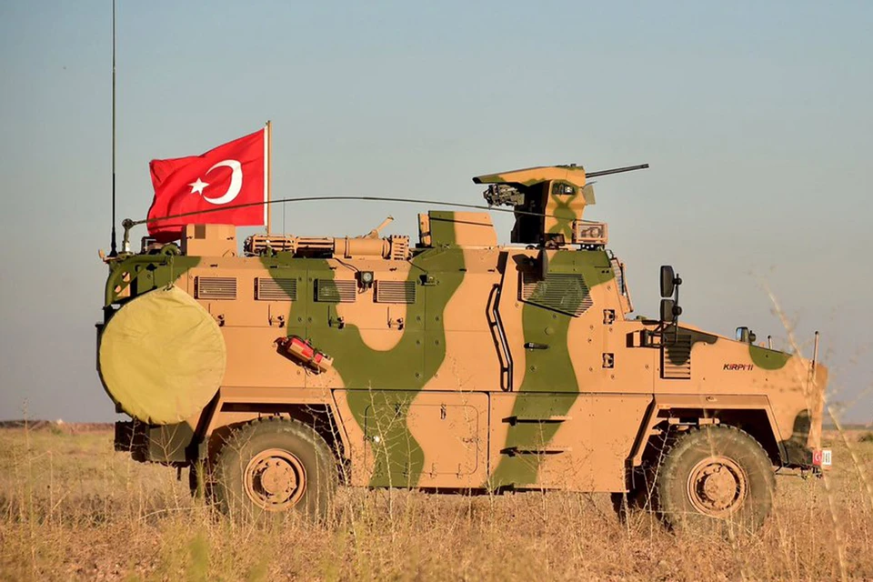 Турецкие военные поддерживают боевиков в Сирии