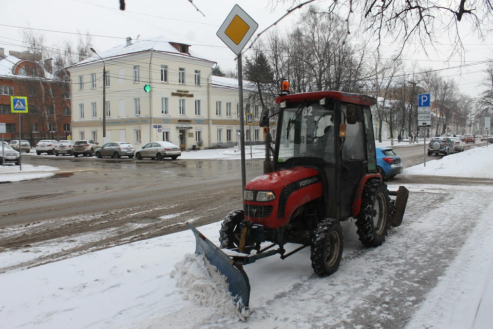 Коммунальщики в Твери продолжают ликвидировать последствия снегопада Фото: администрация Твери