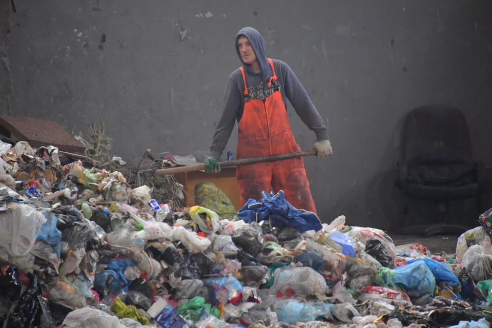 На полуострове обустроят 37 специальных площадок для временного накопления мусора