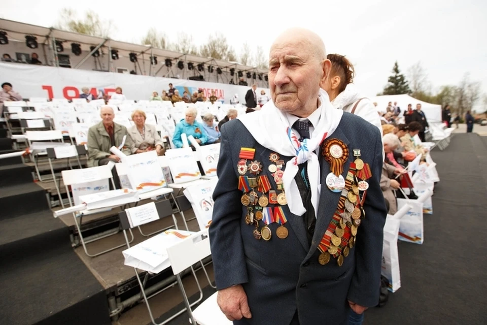 Александр Беглов призвал ветеранов ВОВ записывать свои воспоминания для общей летописи о войне.