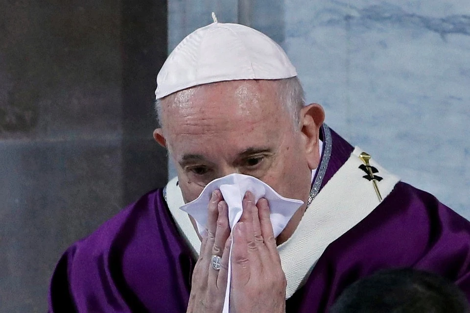 Папа Римский отменил аудиенции из-за кашля и насморка