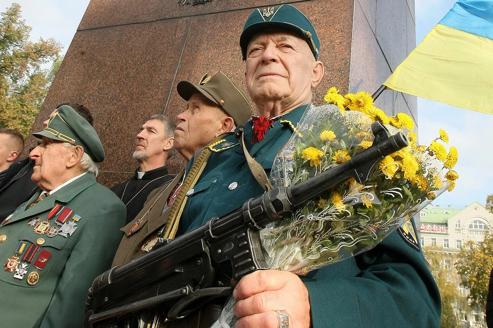 Ветераны УПА* во время марша националистов в Киеве. Фото: Его Петр Сивков/ТАСС