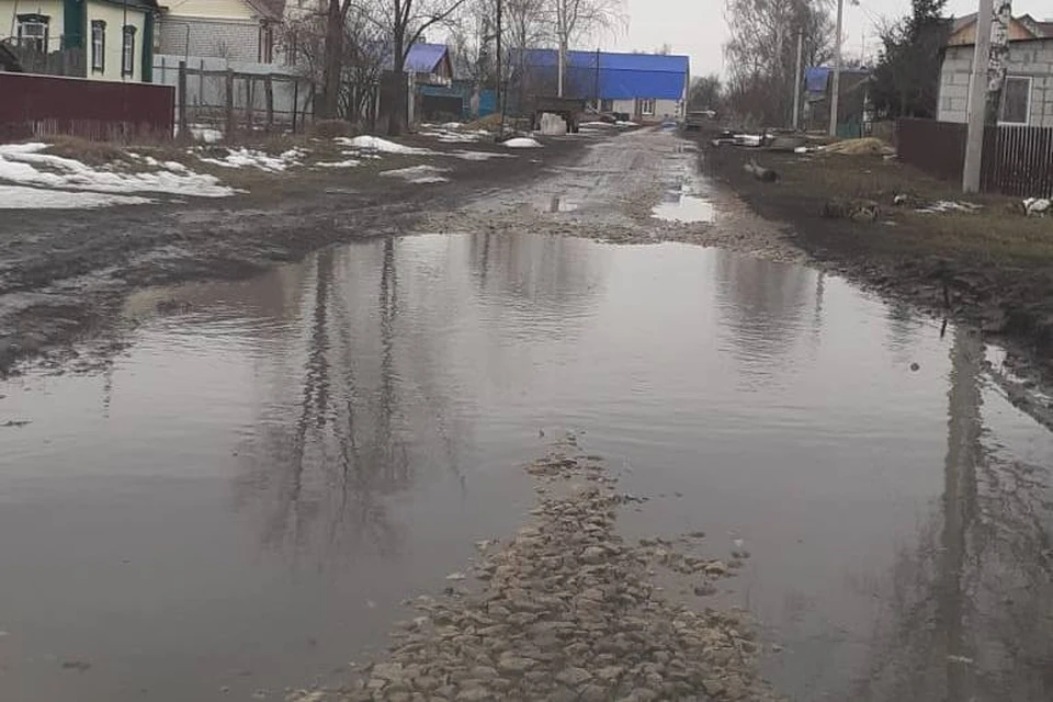 Жители Липецкой области пожаловались на дорогу, которую годы не могут заасфальтировать