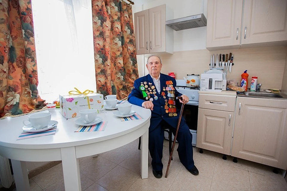 Степан Степанович у себя в квартире ждет гостей. Фото сделано в августе 2018 года. Фото: Яна Петрова