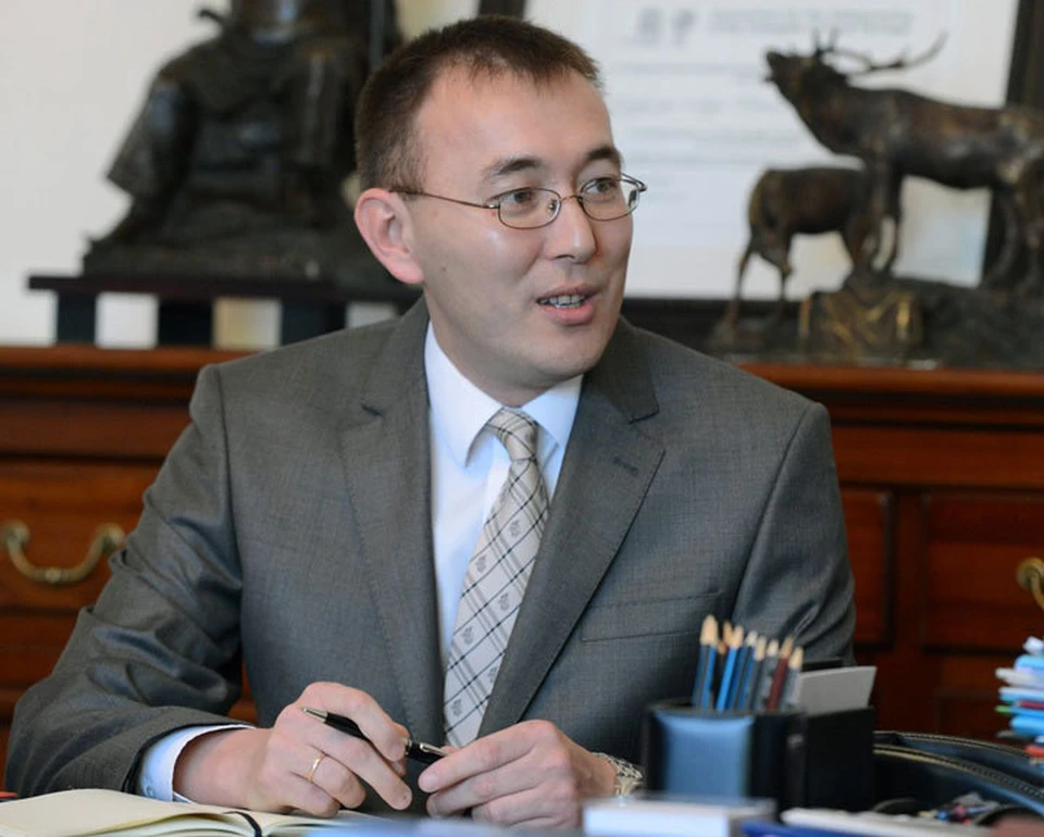 Толкунбек Абдыгулов прокомментировал ситуацию на валютном рынке Кыргызстана.